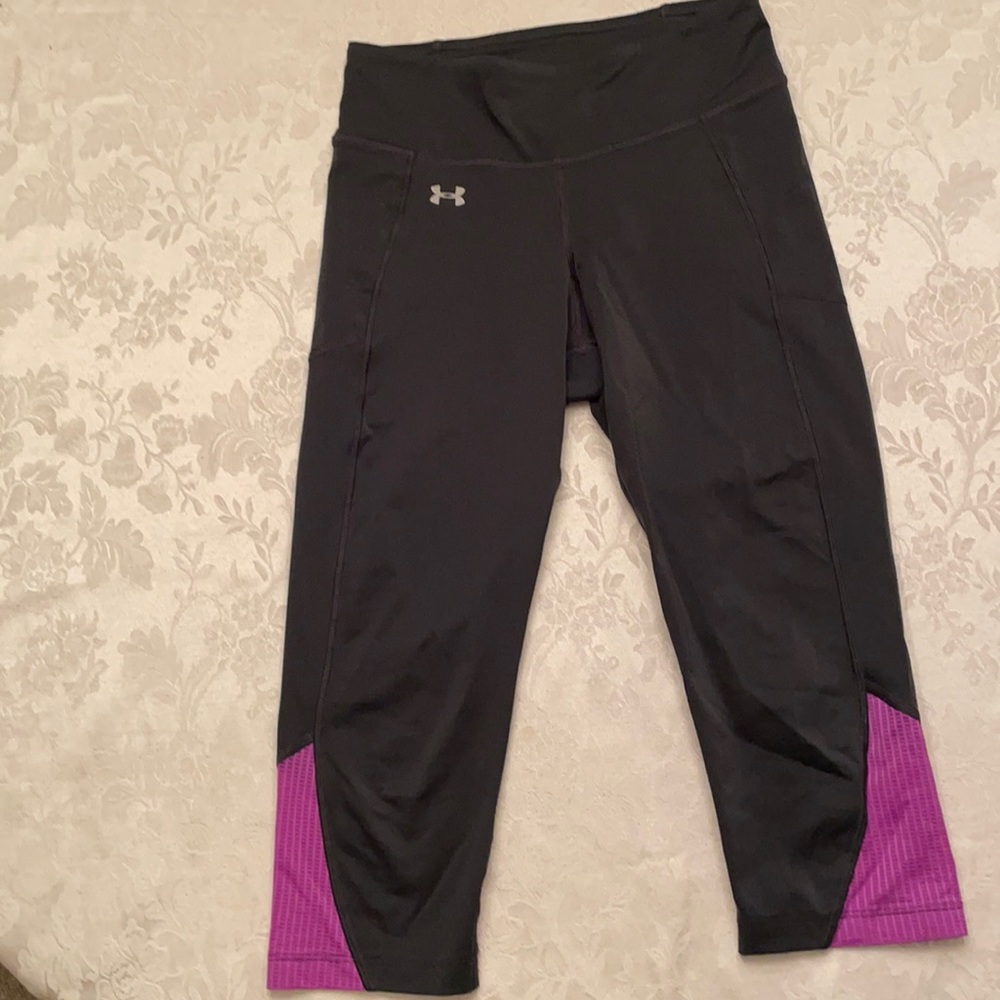 Under Armour Woman’s Fly-By Capris Size S